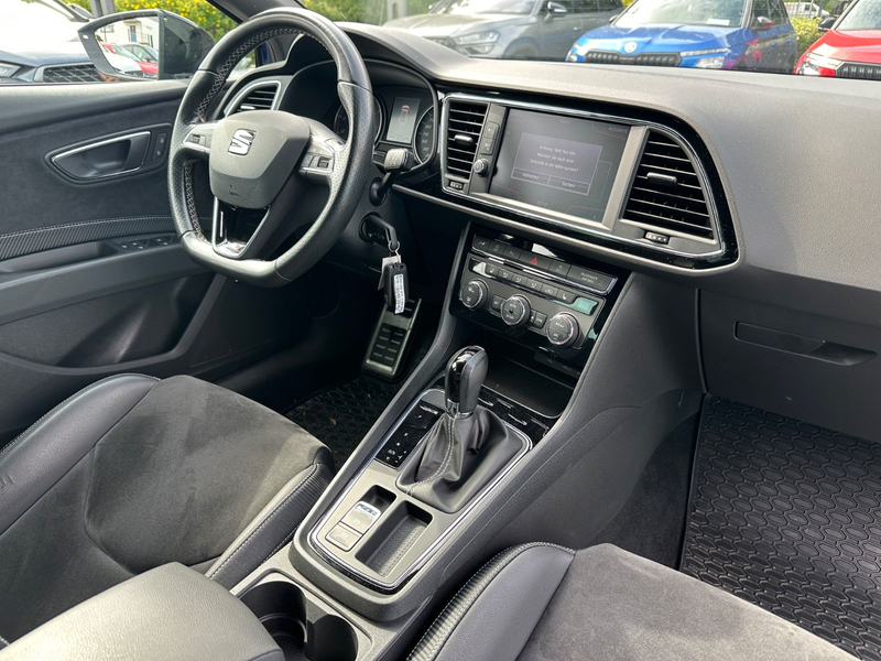 SEAT Leon ST Cupra 300 4Drive — photo 8