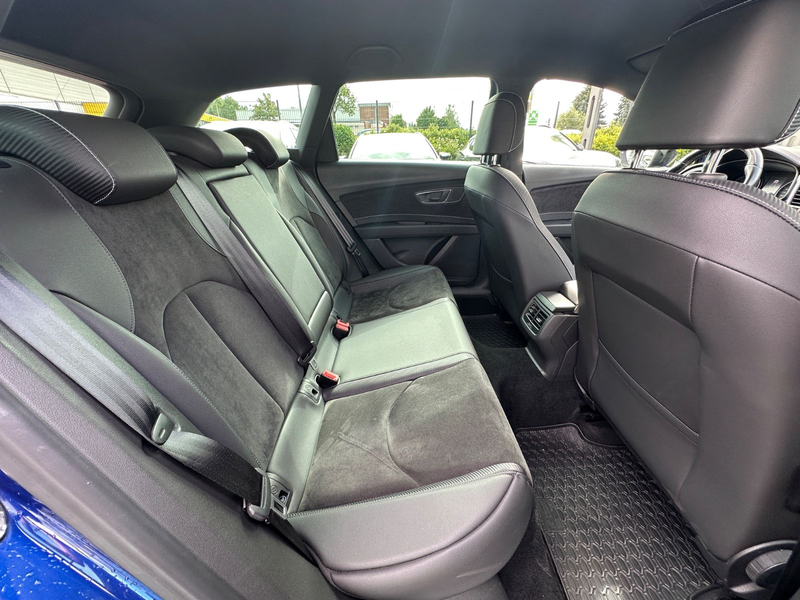 SEAT Leon ST Cupra 300 4Drive — photo 10