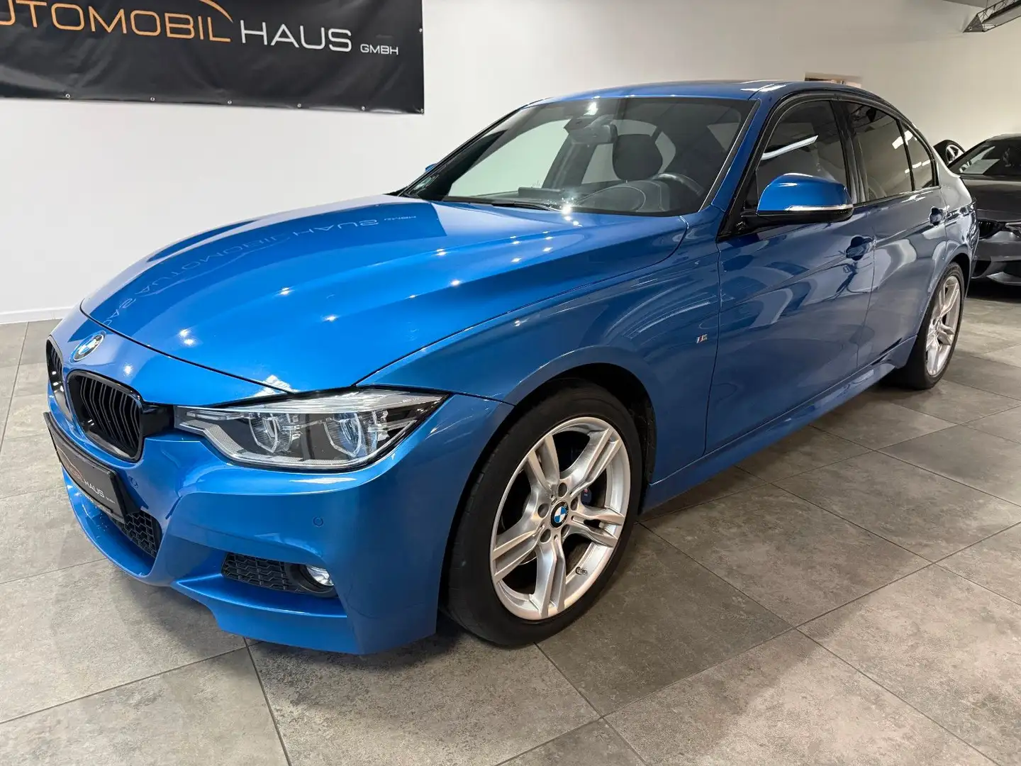 BMW 320 d M-Sport Lim. *HEAD-UP*PANO*HIFI*LED*8-FACH* Blau - 1