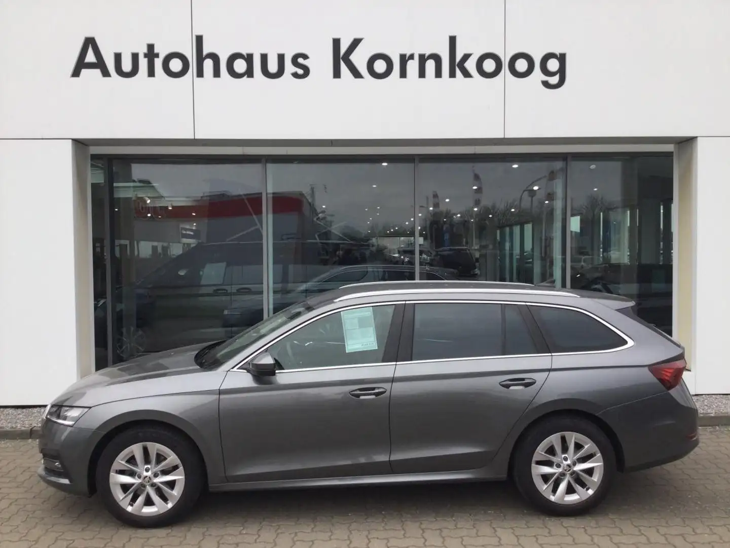 Skoda Octavia Combi 1.5 TSI e-TEC DSG "Style" LED NAVI A Grau - 1