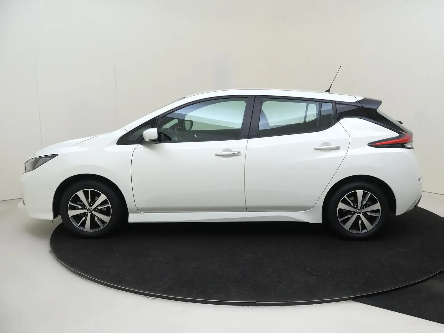 Nissan Leaf Acenta 40 kWh | Parkeercamera | Navigatie Weiß - 2