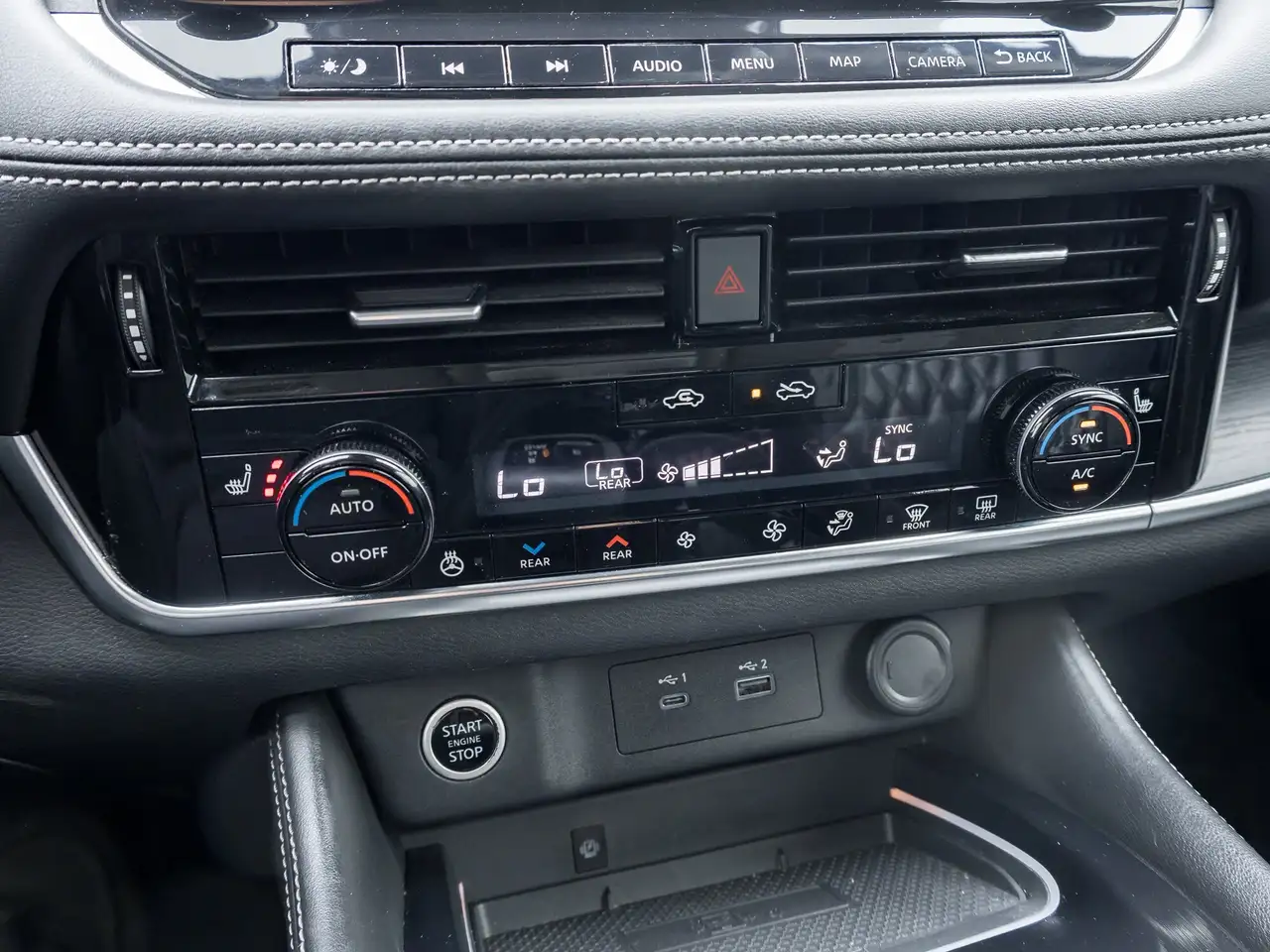 Nissan Rogue снимка Nissan Rogue