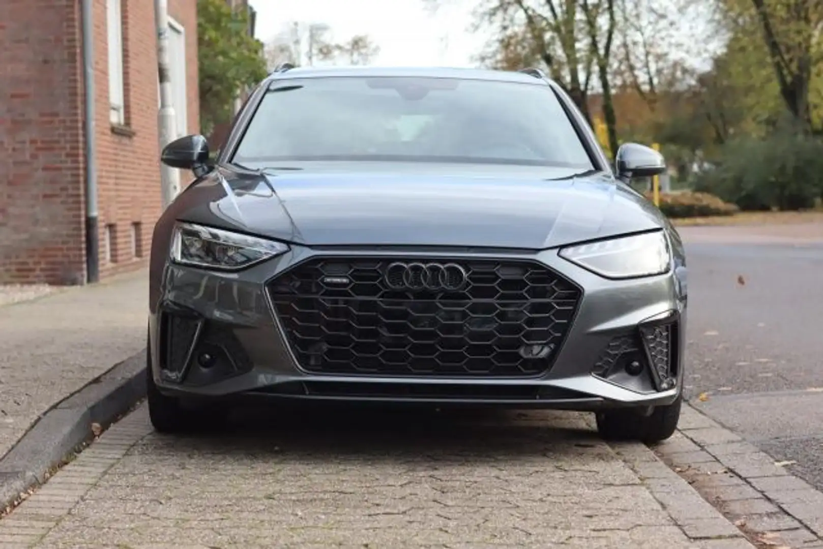 Audi A4 Avant 2.0 TDI quattro S line PANO Buissnes LED Grau - 2