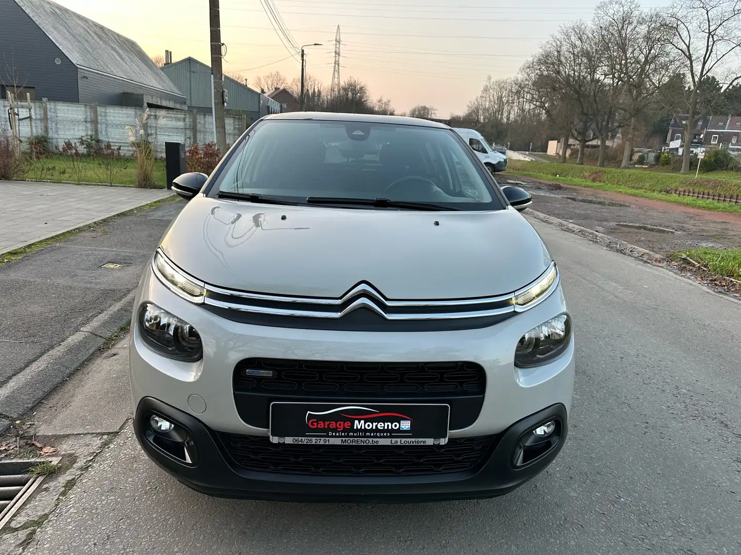 Citroen C3 1.2i PureTech Shine Beige - 2