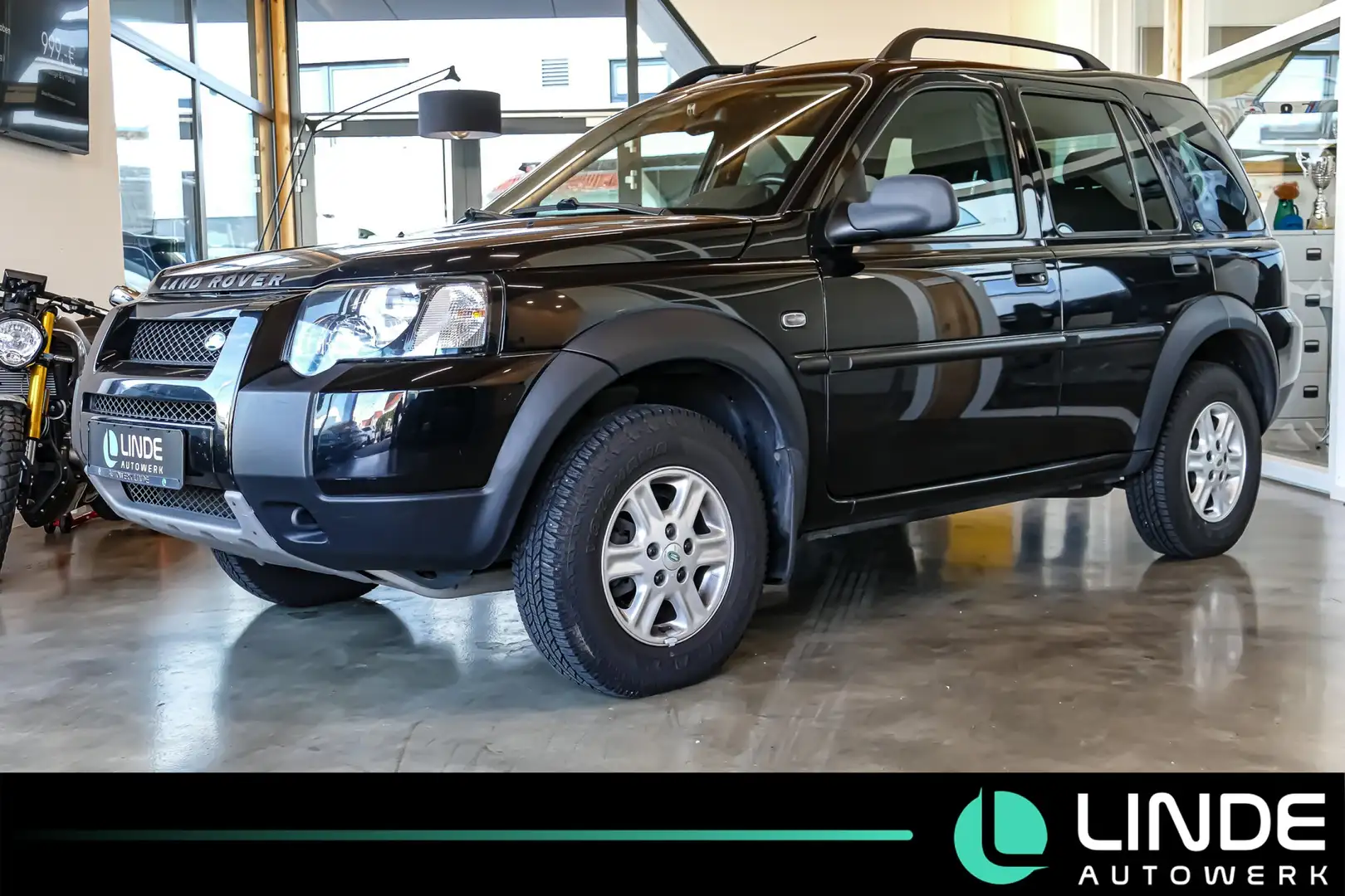 Land Rover Freelander Station Wagon E |KLIMA|NAVI|AHK Schwarz - 1