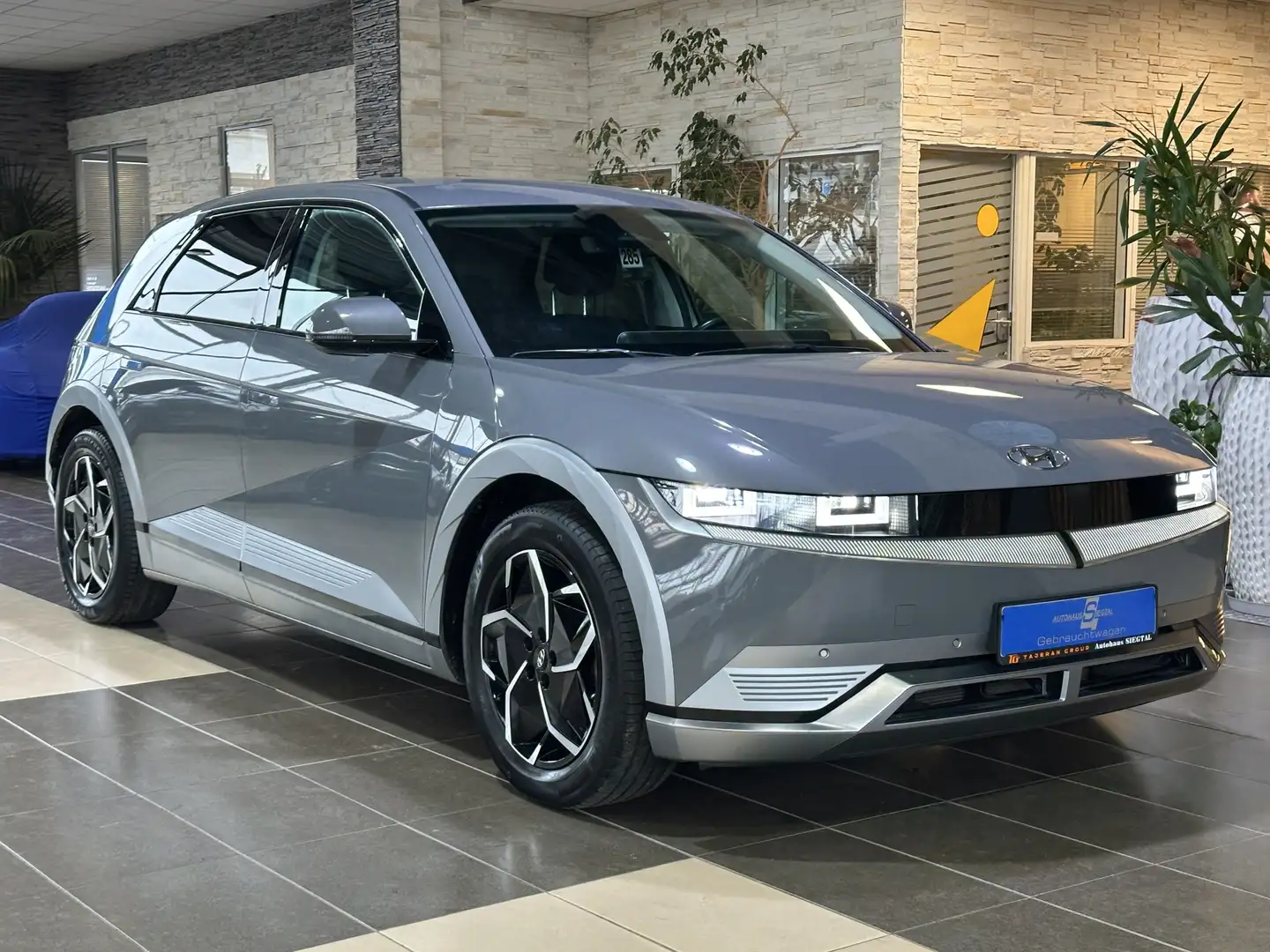 Hyundai IONIQ 5 Techniq Navi NSCC R.Cam LED SHZ PDC DAB+ Gris - 1