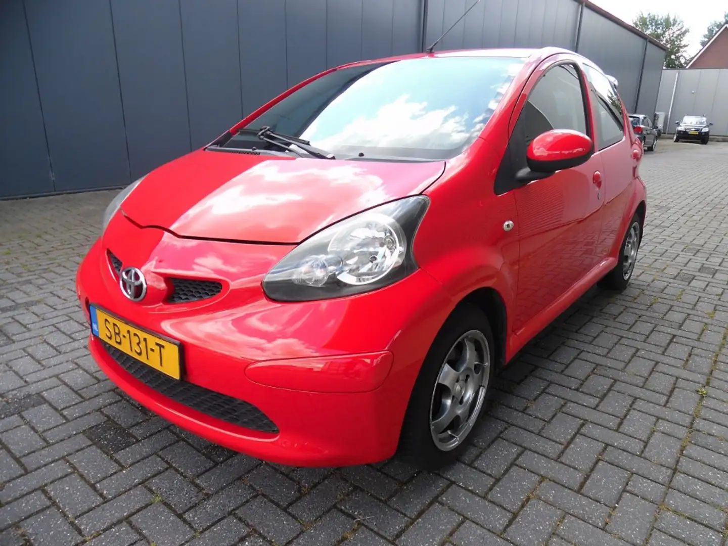 Toyota Aygo 1.0-12V SPORT Rood - 1