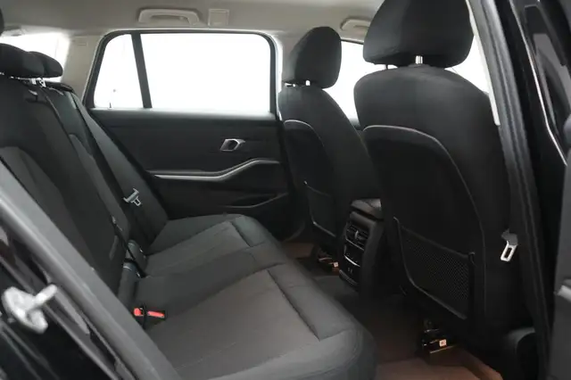 BMW 3 Series view 8