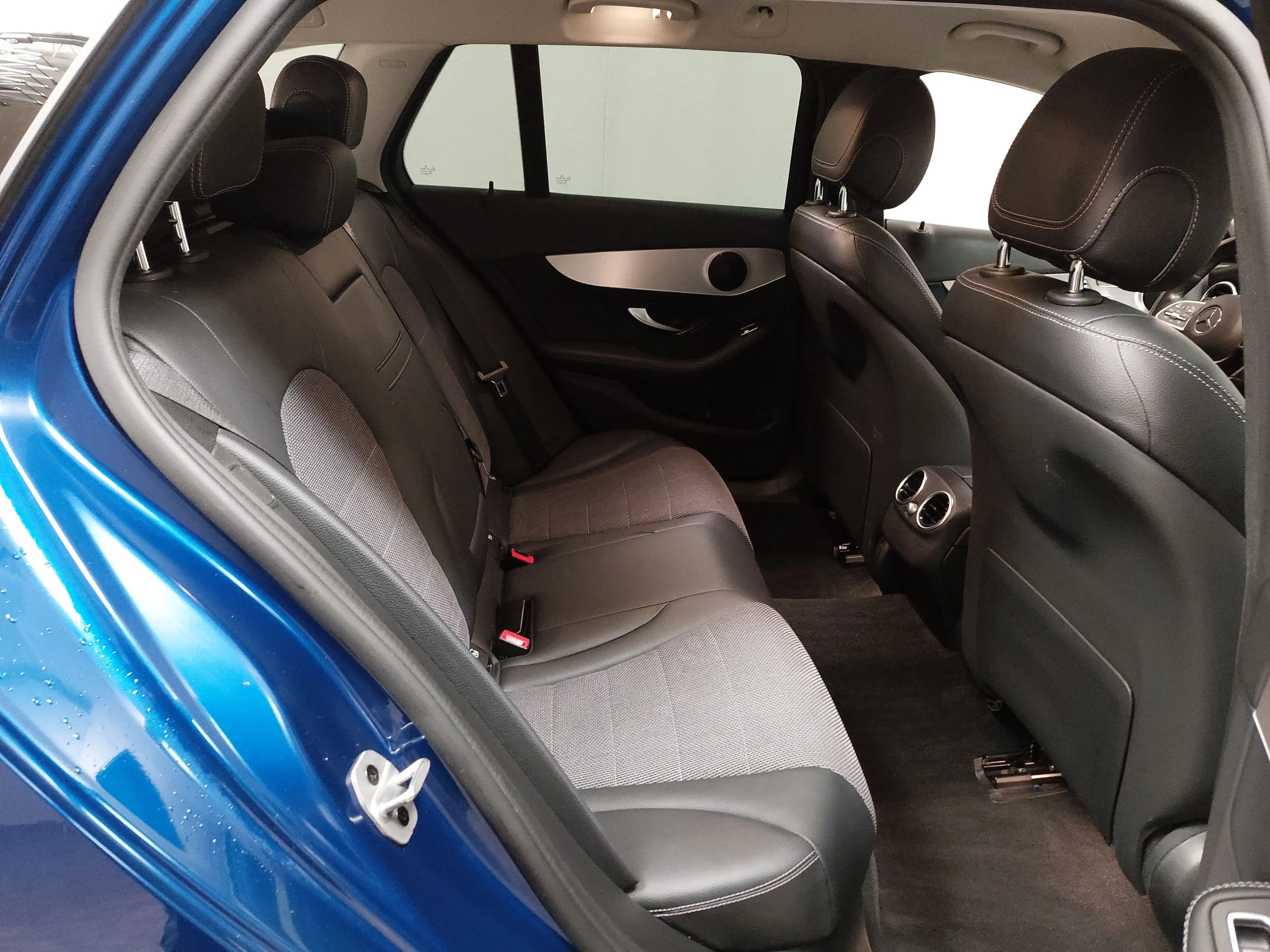Mercedes-Benz C 300 MB C 300 T de Avantgarde T-Leder Navi LED AHK RFK — photo 12