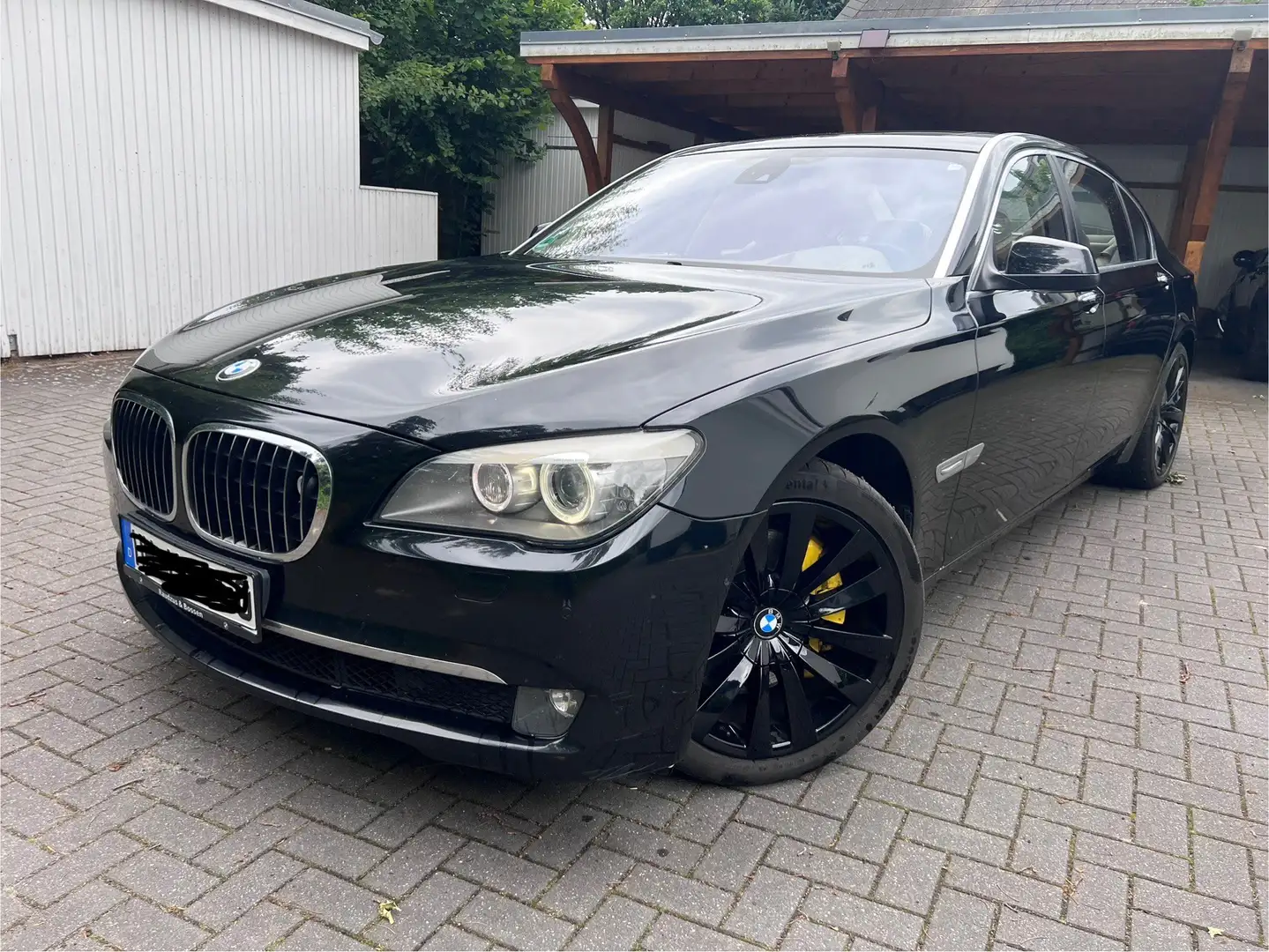 BMW 750 750Li Schwarz - 1