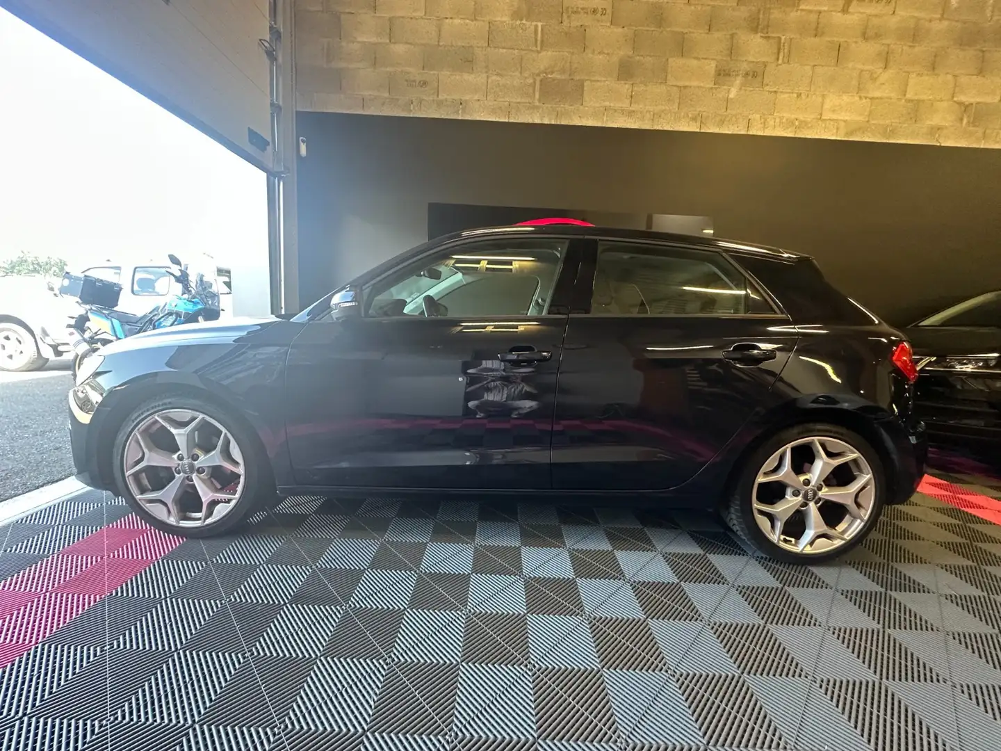 Audi A1 Design Luxe Bleu - 2
