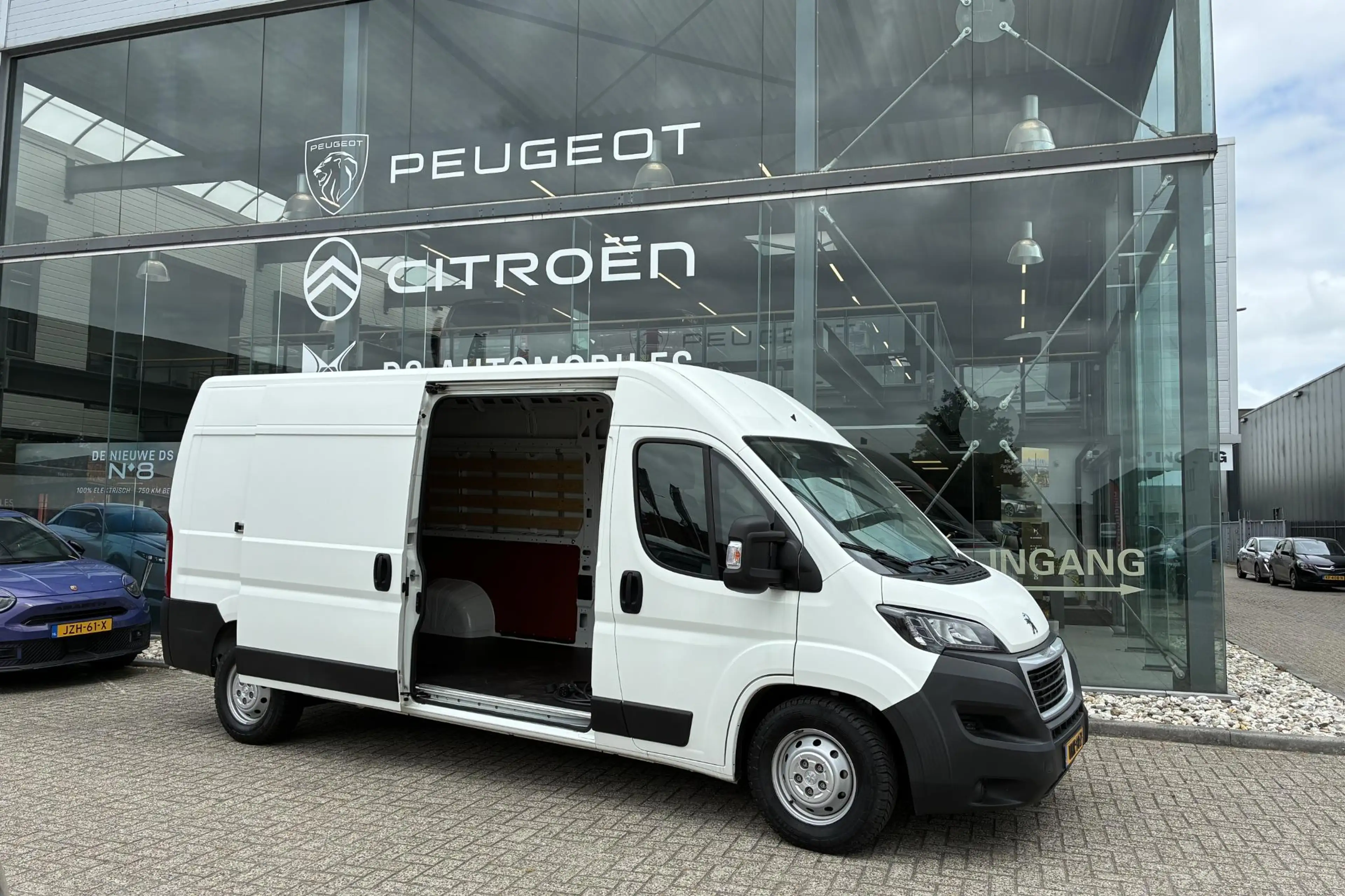 Peugeot Boxer e-Boxer 435 L3H2 Zwaar Premium-70KWh 3-Pers. | Nav — photo 2