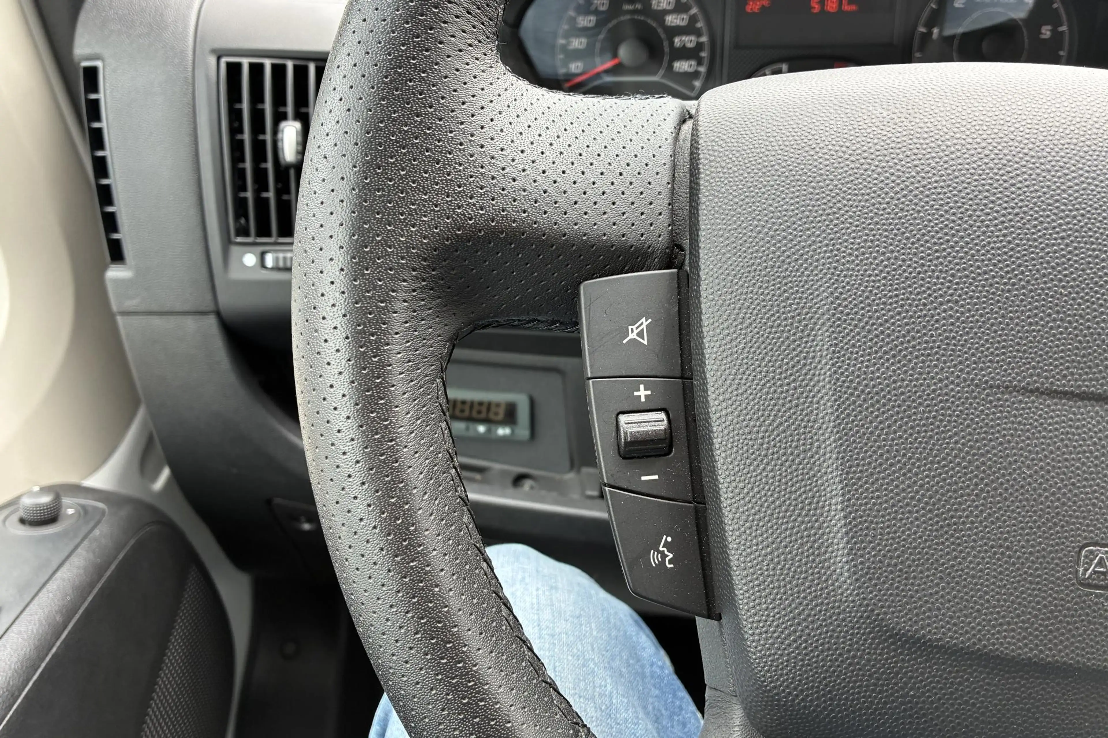 Peugeot Boxer e-Boxer 435 L3H2 Zwaar Premium-70KWh 3-Pers. | Nav — photo 10