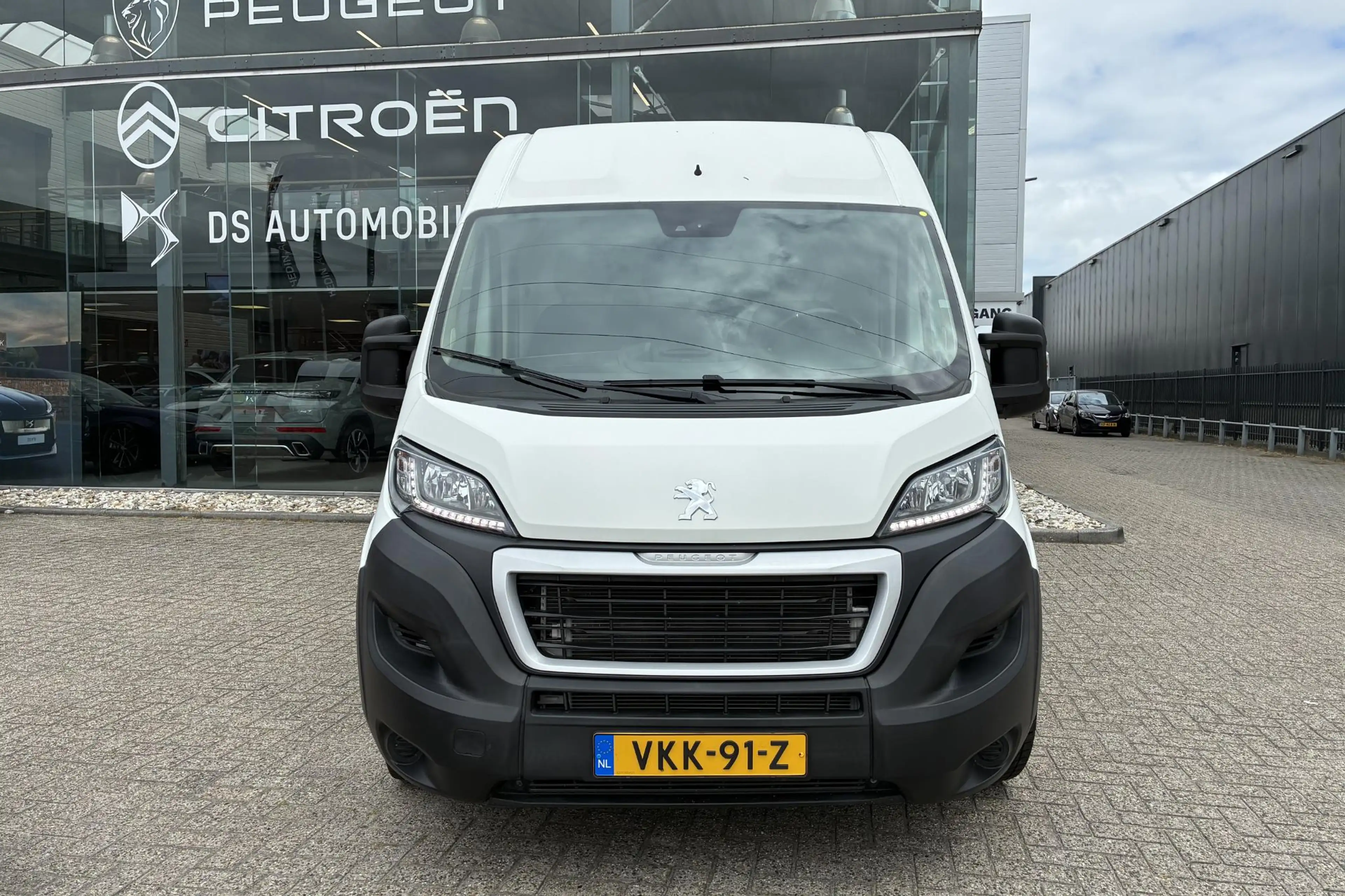 Peugeot Boxer e-Boxer 435 L3H2 Zwaar Premium-70KWh 3-Pers. | Nav — photo 5