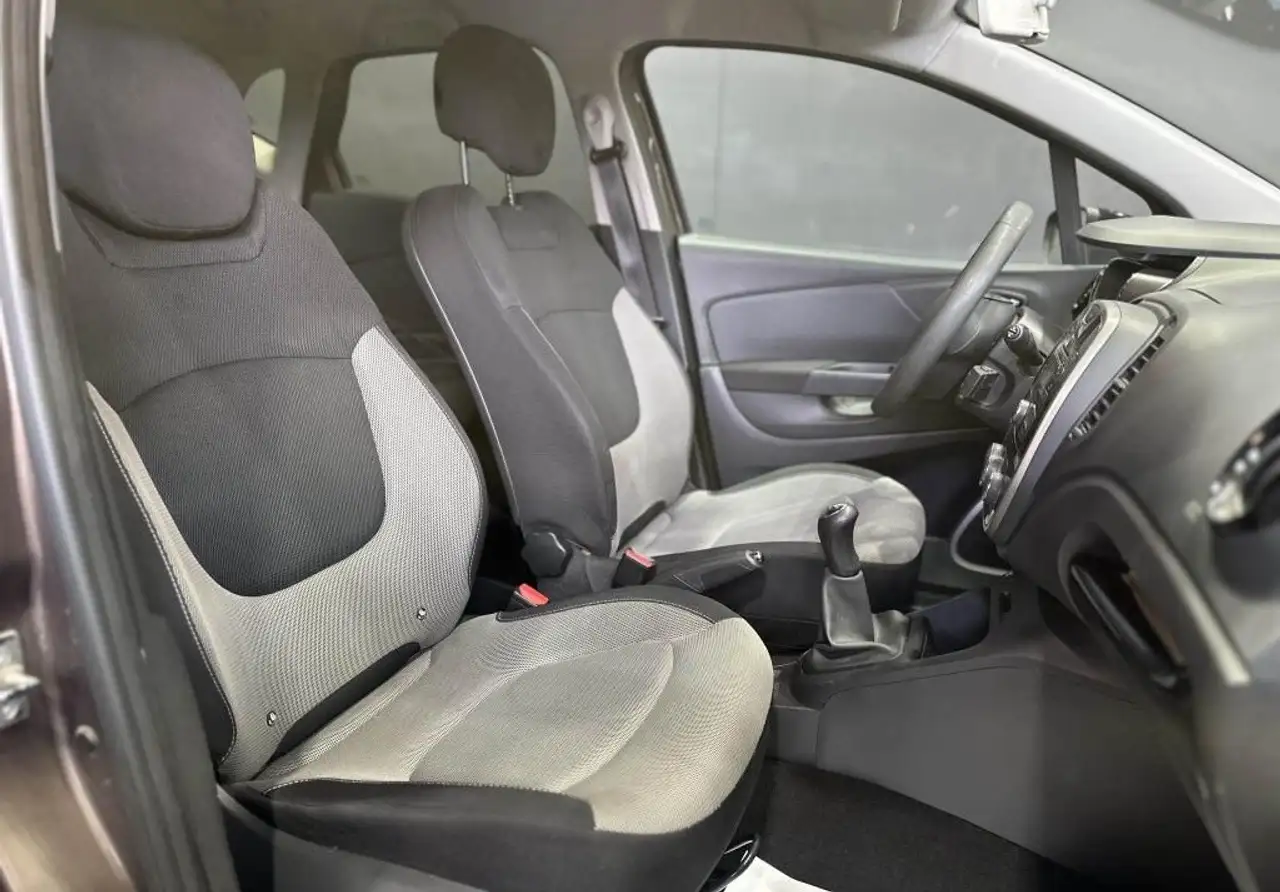 Renault Captur — photo 11