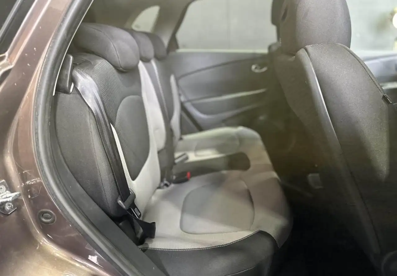 Renault Captur — photo 12