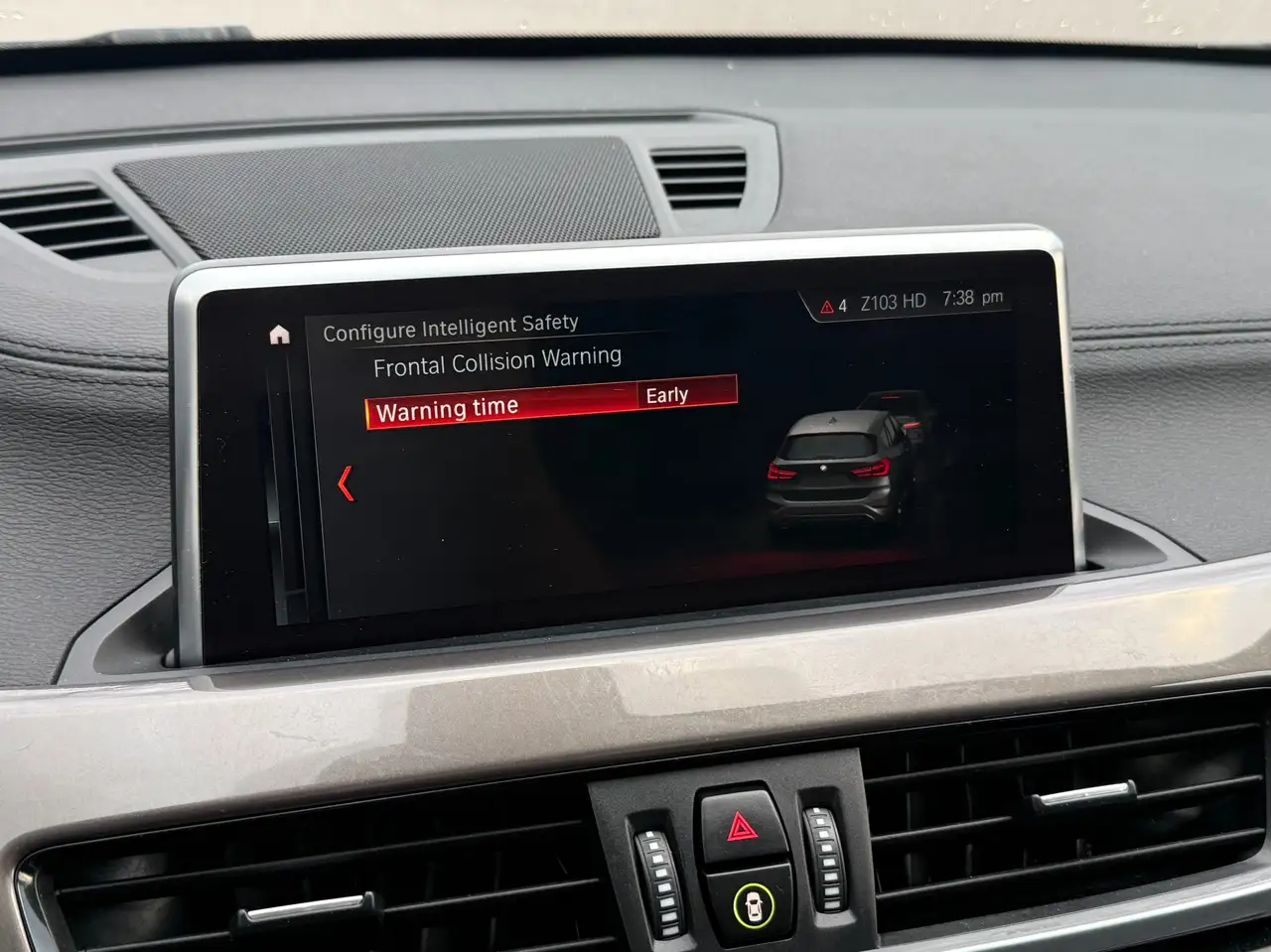 BMW X1 снимка BMW X1