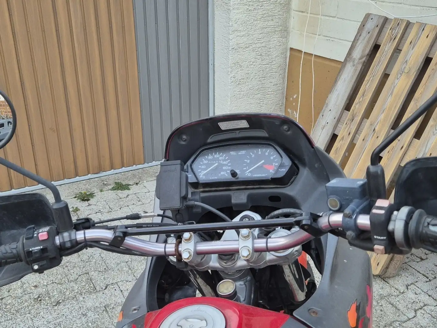 Honda NX 650 Rojo - 2