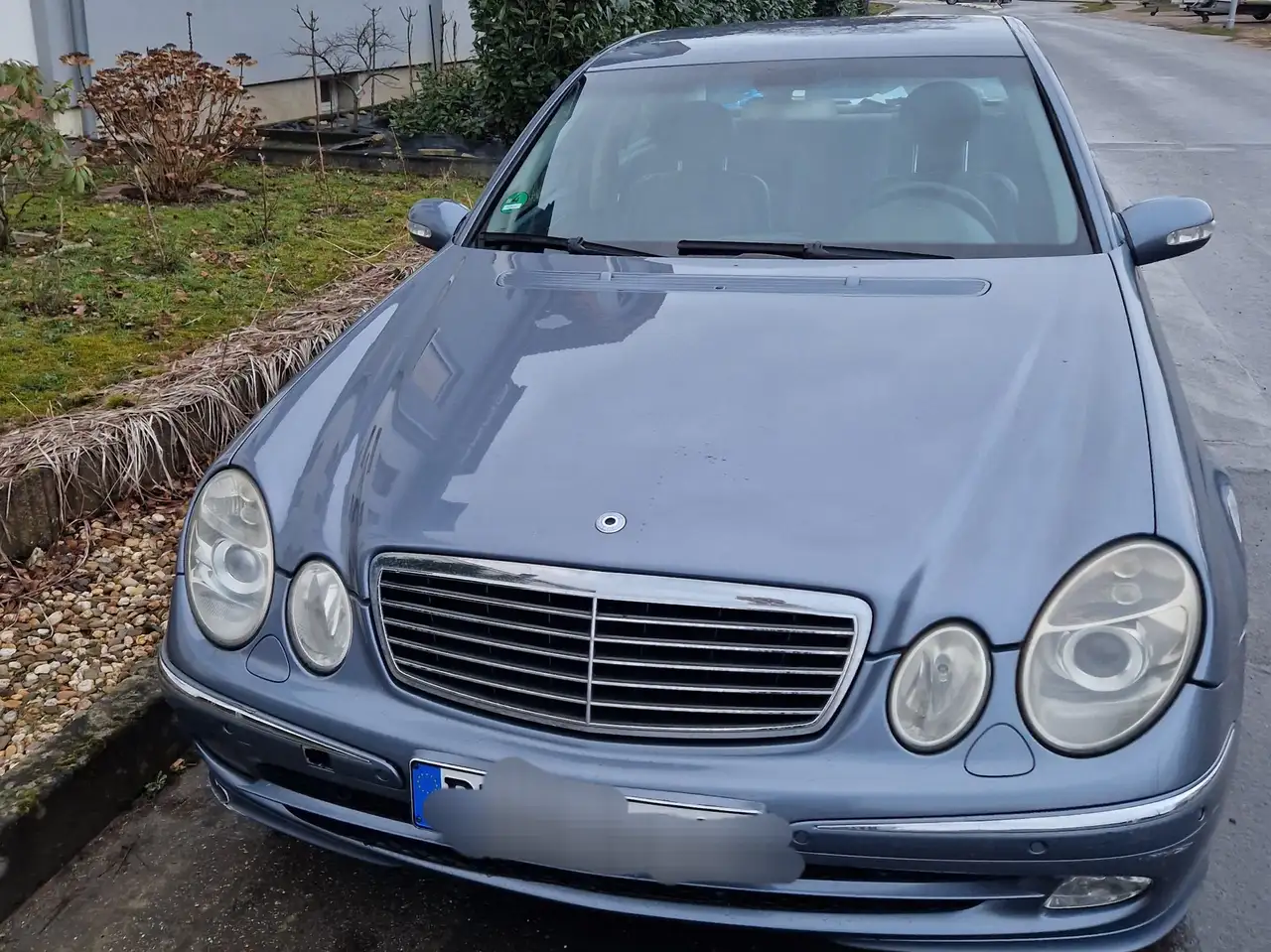 Mercedes-Benz E 220