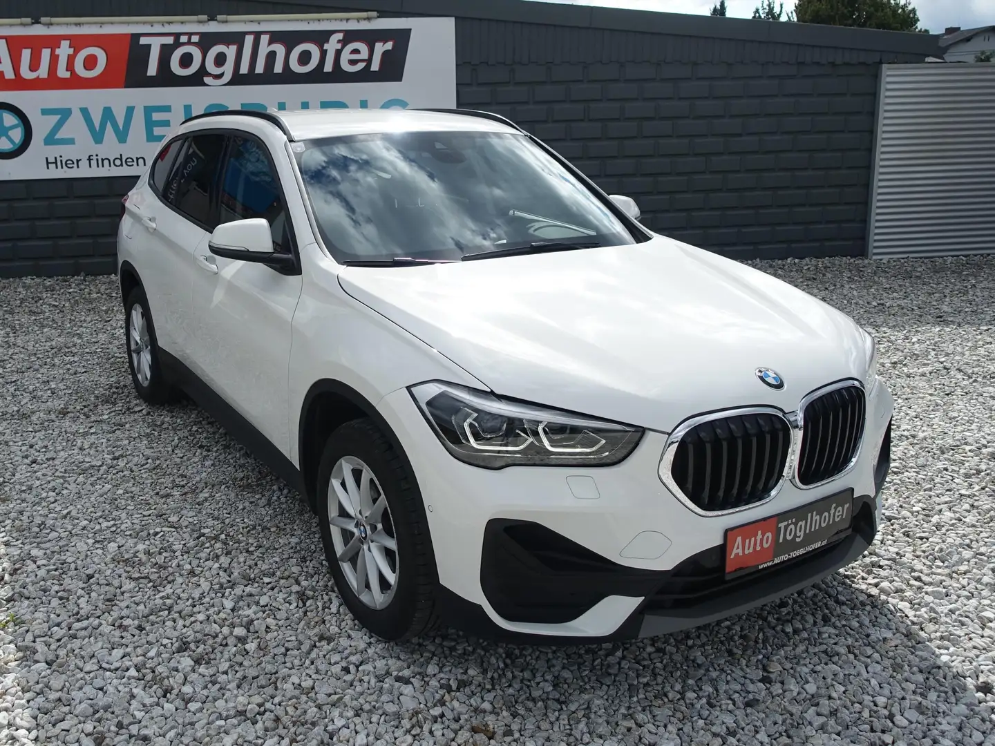 BMW X1 -1.6d Aut. S-Drive, LED-NAVI-AHV-SHZG, Garantie Weiß - 1