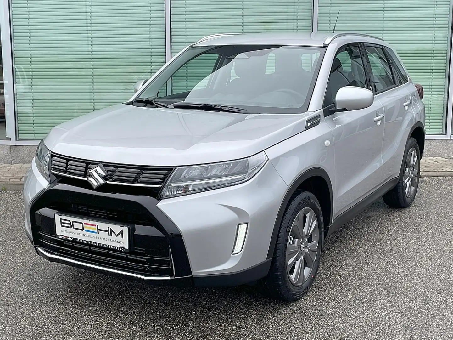 Suzuki Vitara 1,4 DITC Hybrid clear **23.490,- Срібний - 1