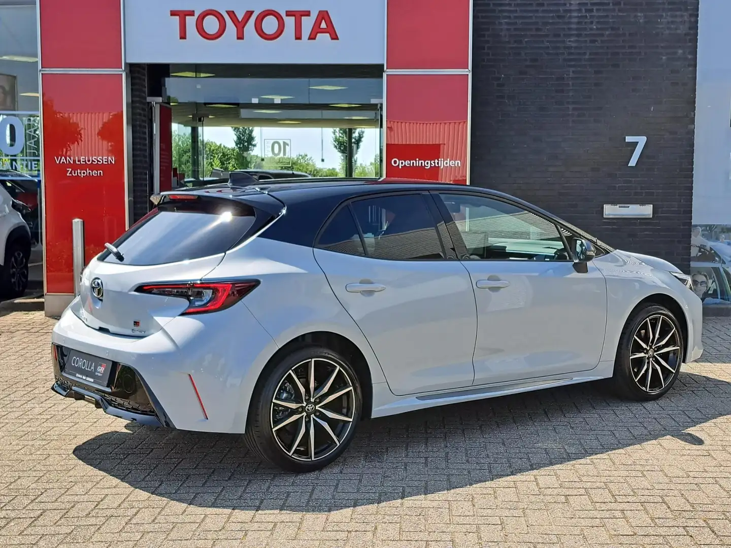 Toyota Corolla Hybrid 140 GR Sport NAVI APPLE&ANDROID PARKEERCAME - 2