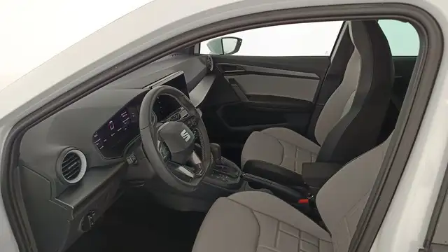Seat Arona view 9