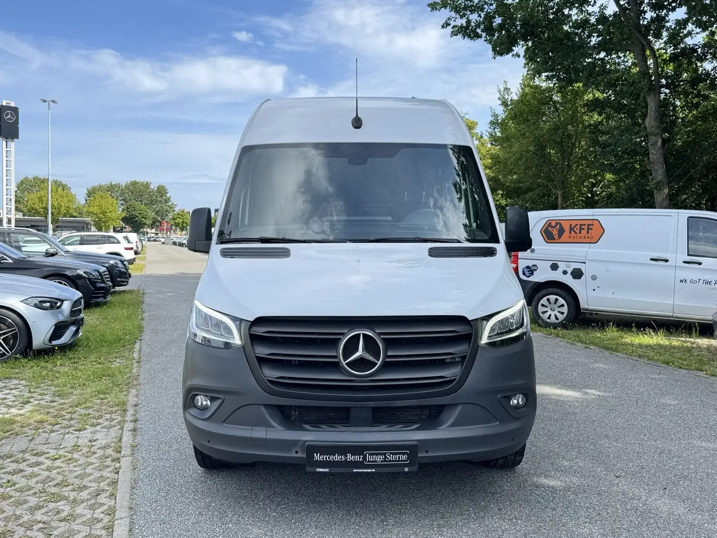 Mercedes-Benz Sprinter Sprinter 319 KA 36 HD Autom. Navi LED Standhzg Weiß - 2