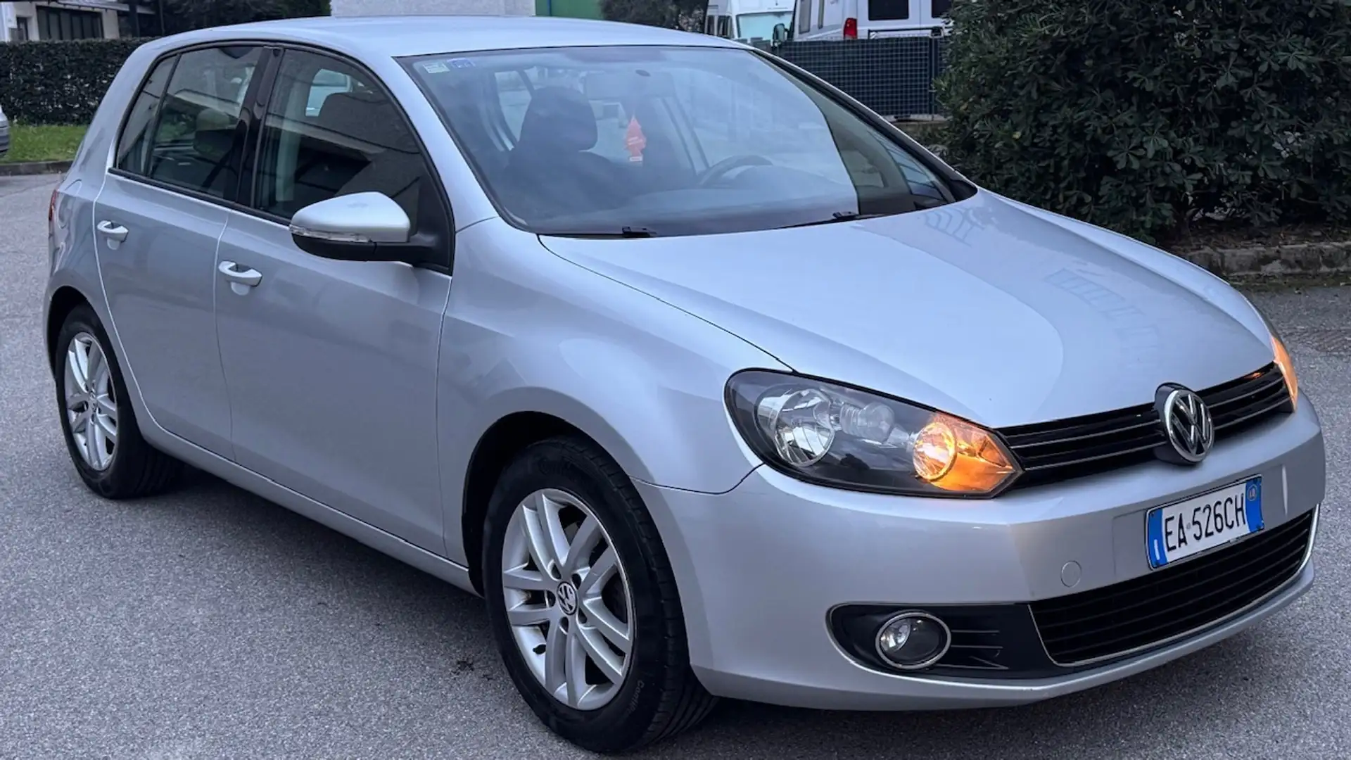 Volkswagen Golf Golf VI 2010 5p 2.0 tdi Highline 140cv Zilver - 2