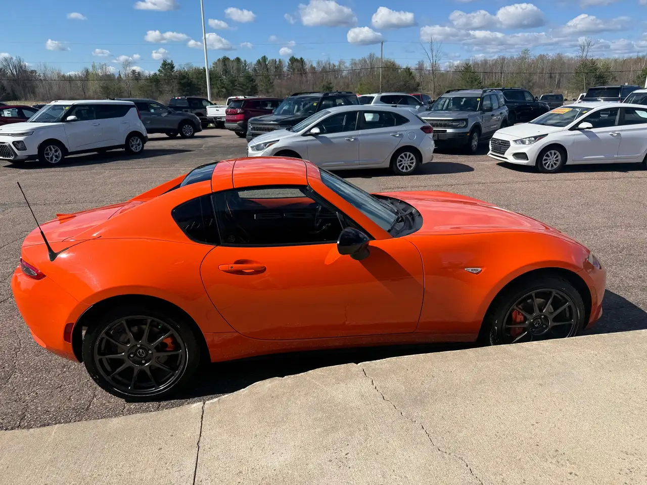 Mazda MX-5 Miata снимка Mazda MX-5 Miata