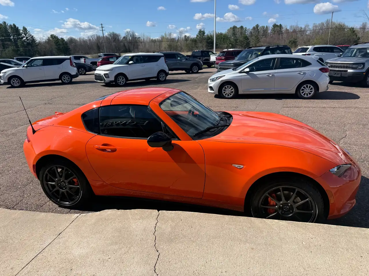 Mazda MX-5 Miata снимка Mazda MX-5 Miata