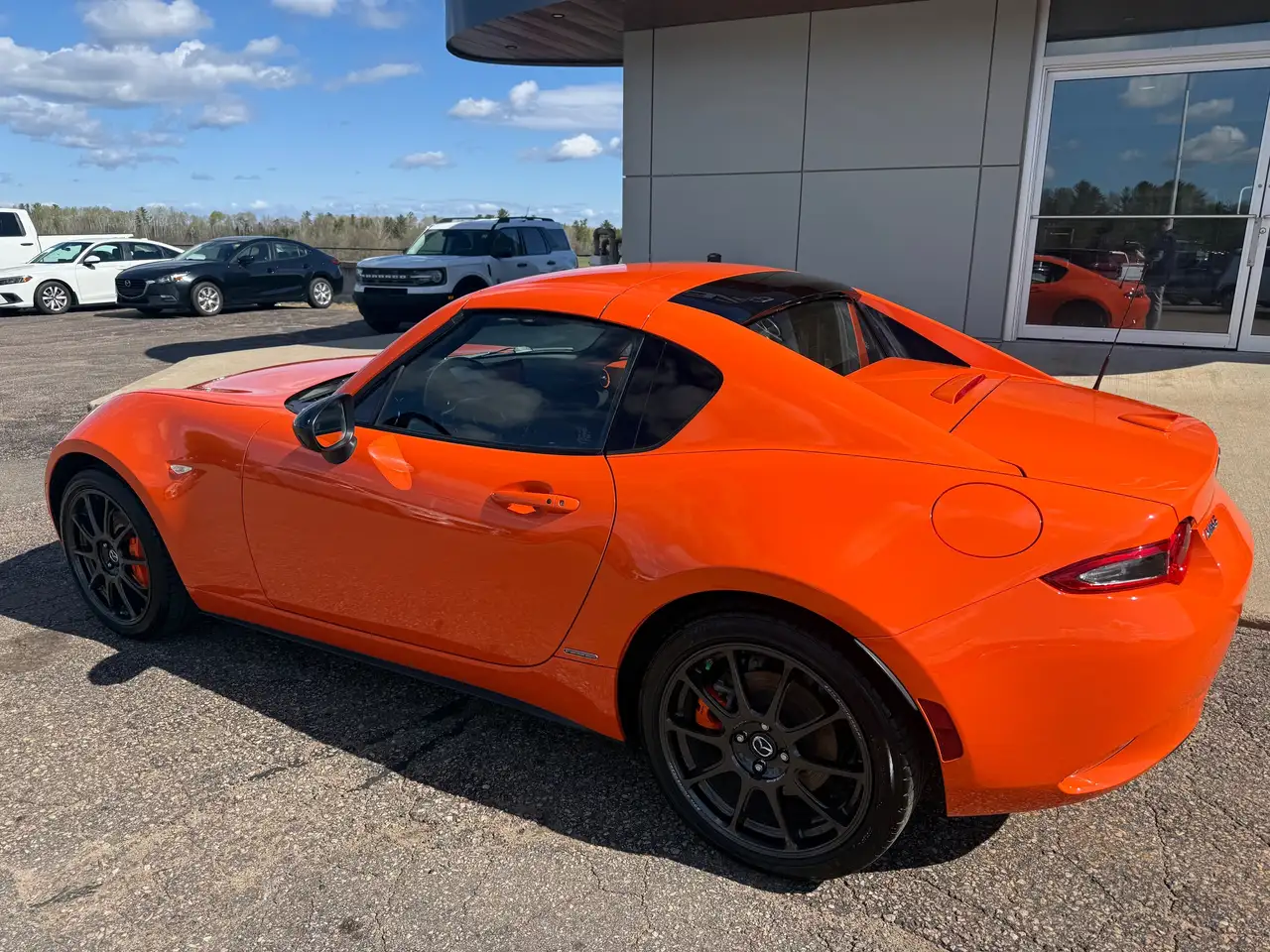 Mazda MX-5 Miata снимка Mazda MX-5 Miata