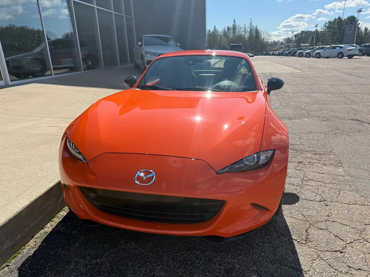 Mazda MX-5 Miata снимка Mazda MX-5 Miata