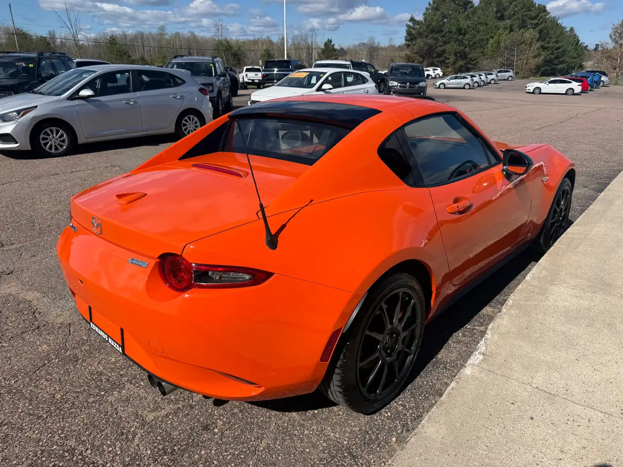 Mazda MX-5 Miata снимка Mazda MX-5 Miata