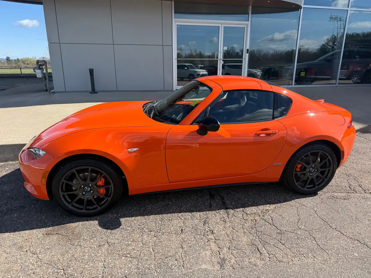 Mazda MX-5 Miata снимка Mazda MX-5 Miata