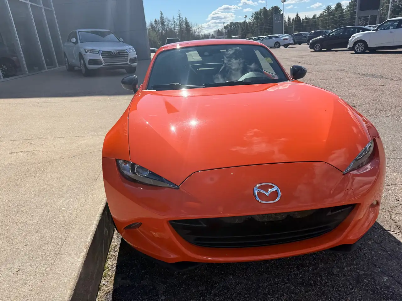 Mazda MX-5 Miata снимка Mazda MX-5 Miata