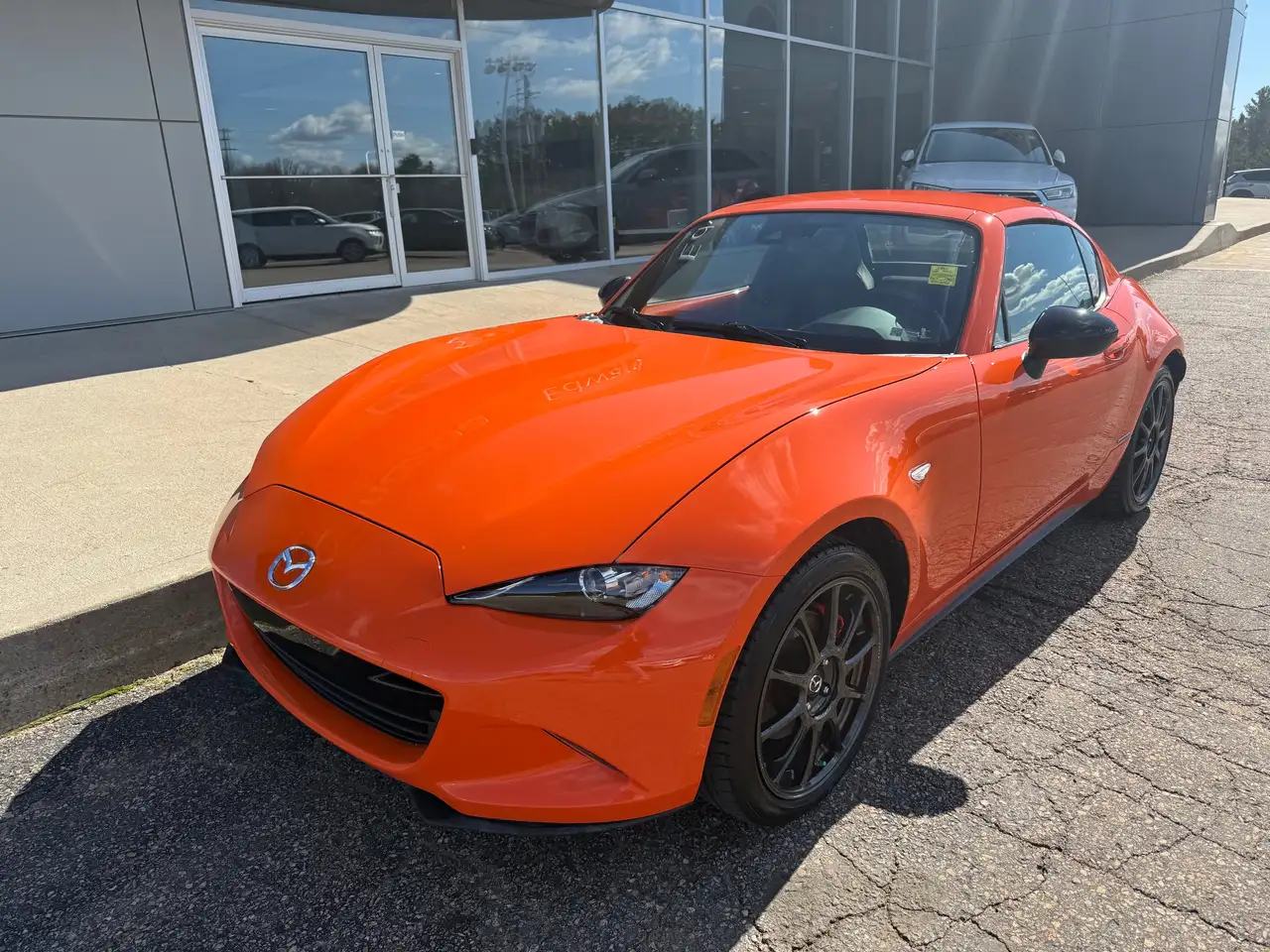 Mazda MX-5 Miata снимка Mazda MX-5 Miata