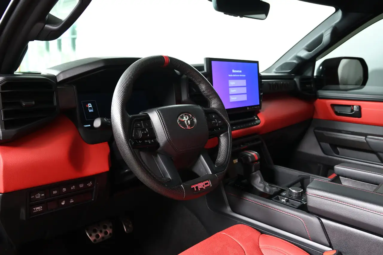 Toyota Tundra снимка Toyota Tundra