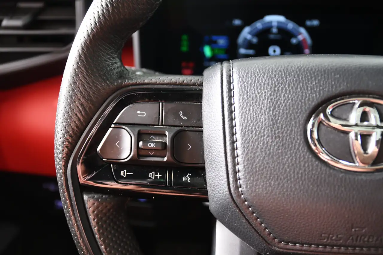 Toyota Tundra снимка Toyota Tundra