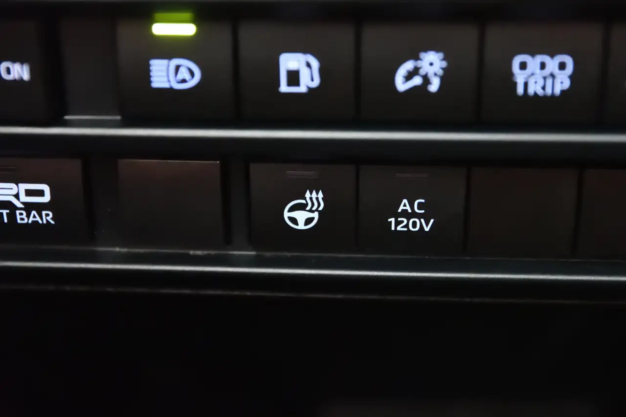 Toyota Tundra снимка Toyota Tundra