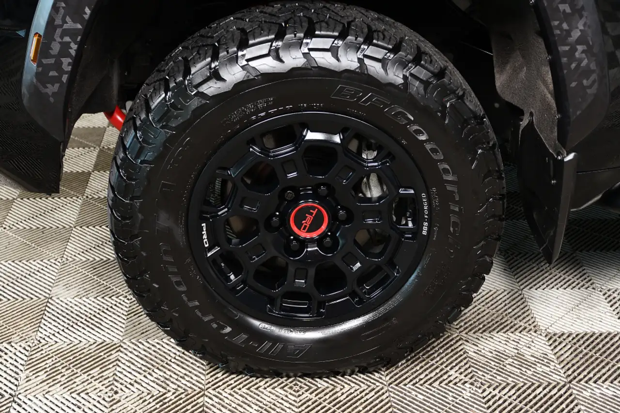 Toyota Tundra снимка Toyota Tundra