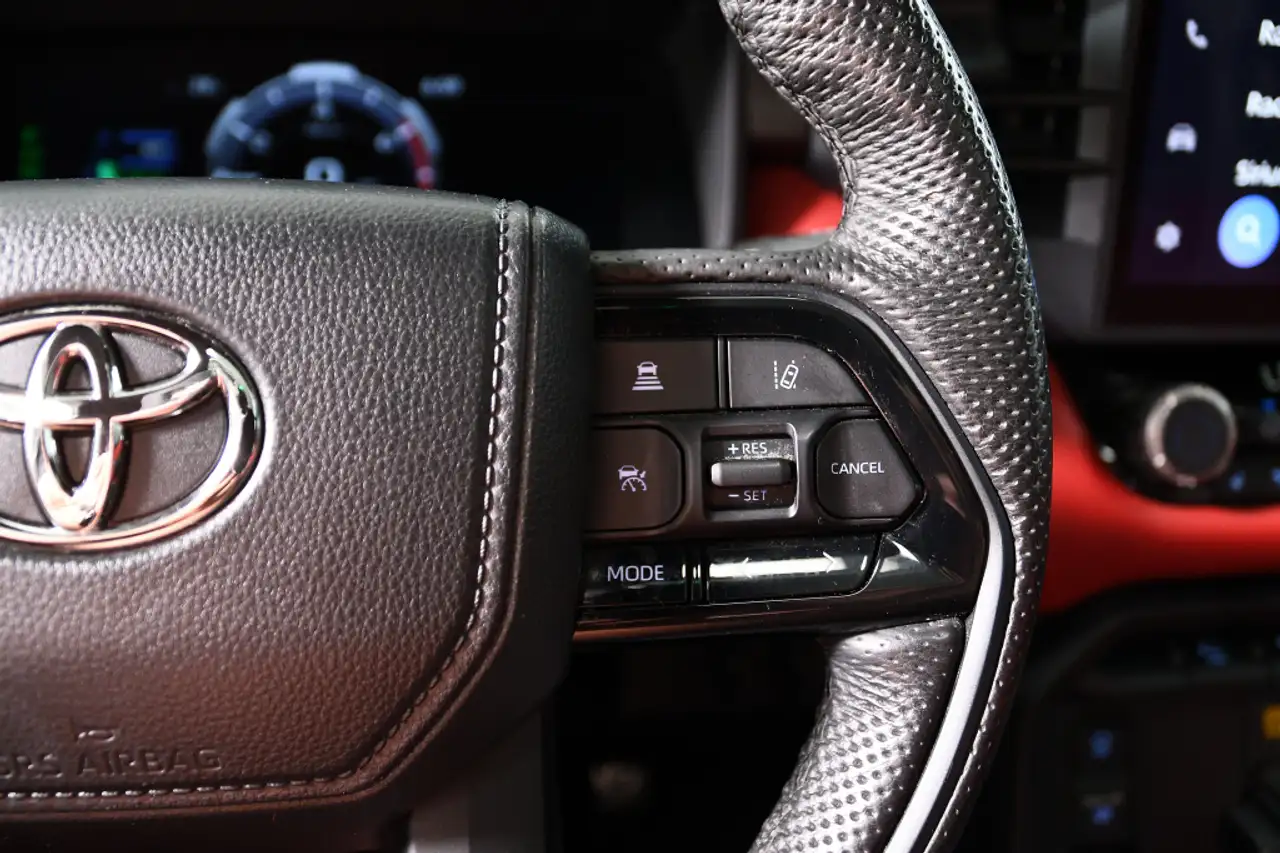 Toyota Tundra снимка Toyota Tundra