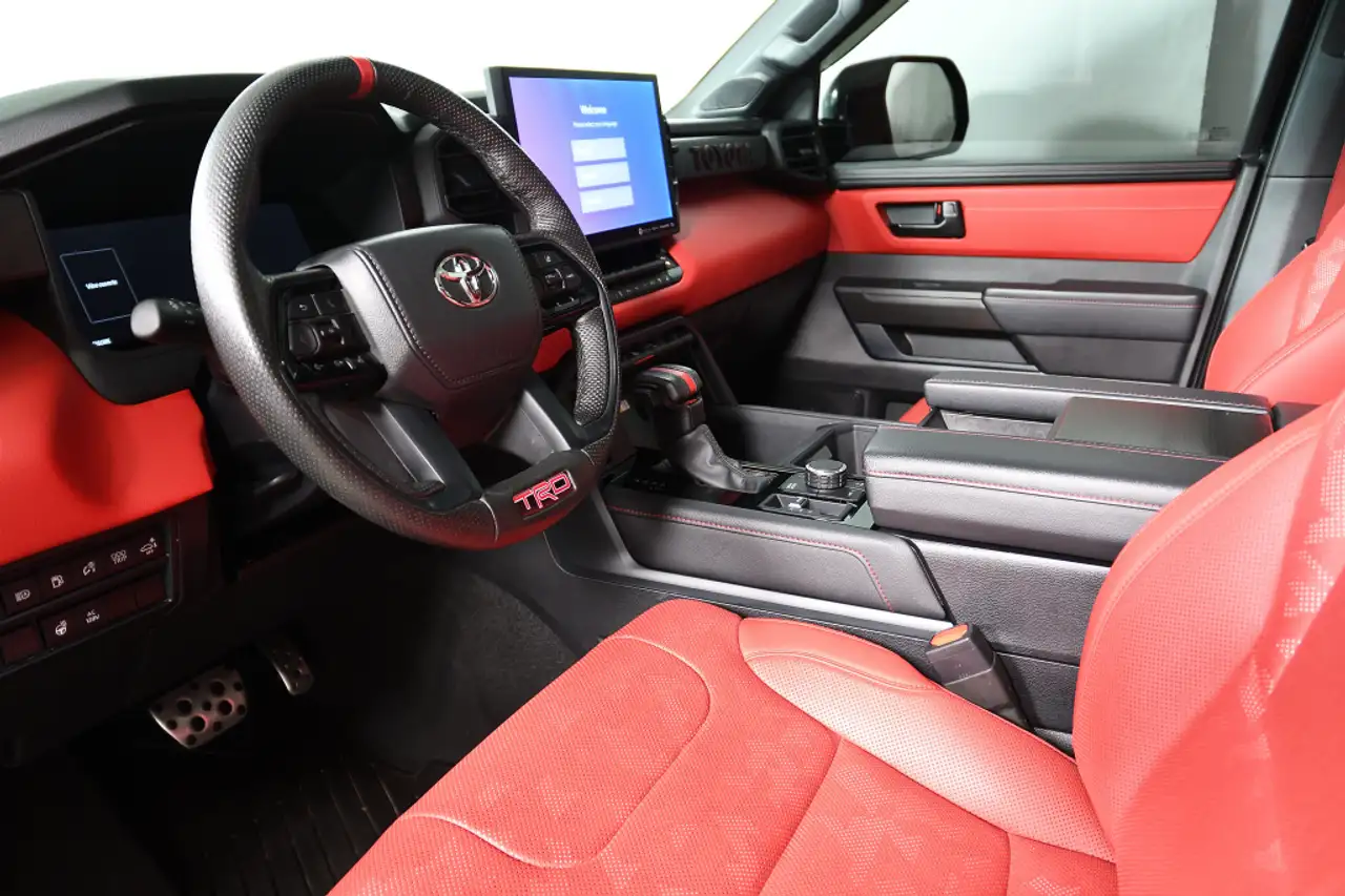 Toyota Tundra снимка Toyota Tundra