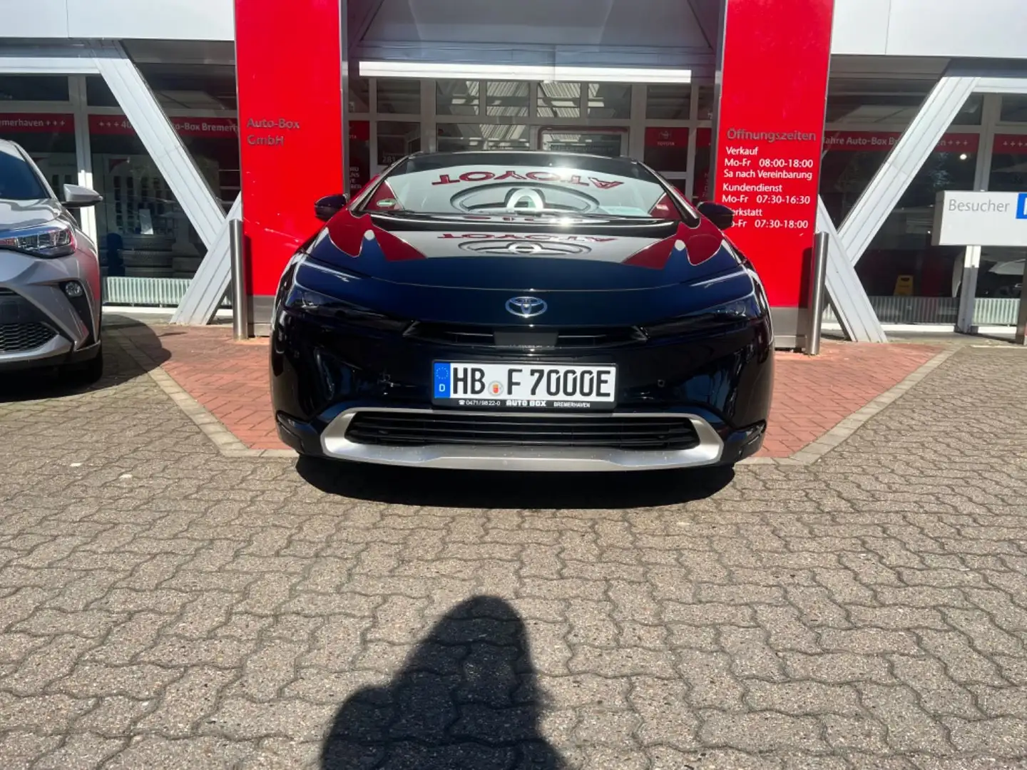 Toyota Prius Plug-in Hybrid Executive Panoramadach Černá - 2