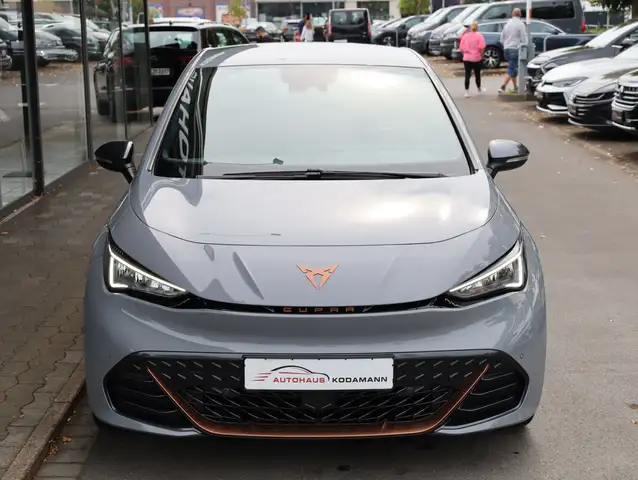 CUPRA Born view 3