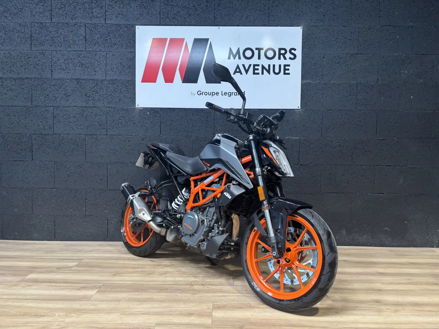 KTM 390 Duke - 1
