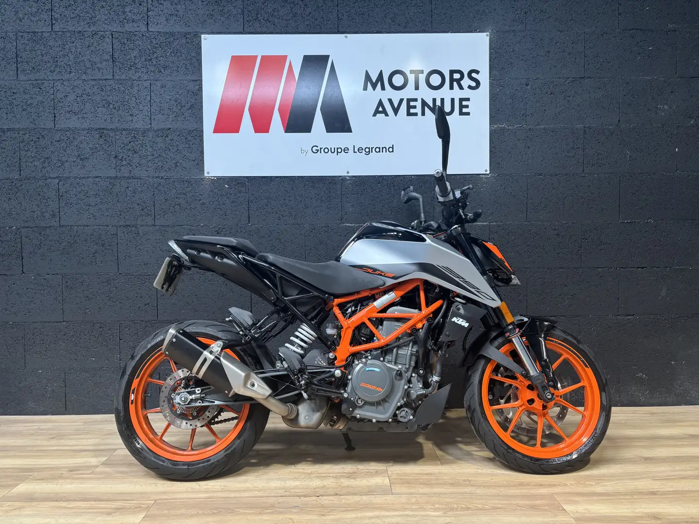 KTM 390 Duke - 2