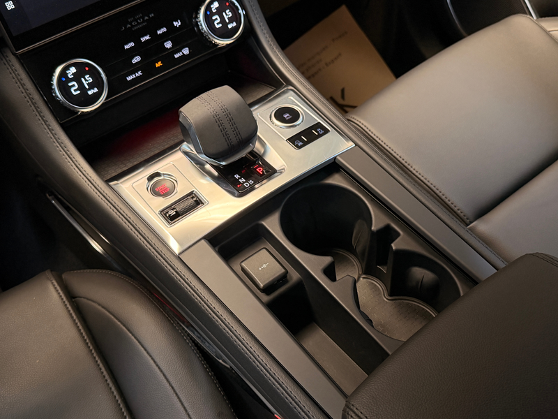 Jaguar F-Pace °1ERE MAIN°FULL LED°CARPLAY°CARPASS — photo 15