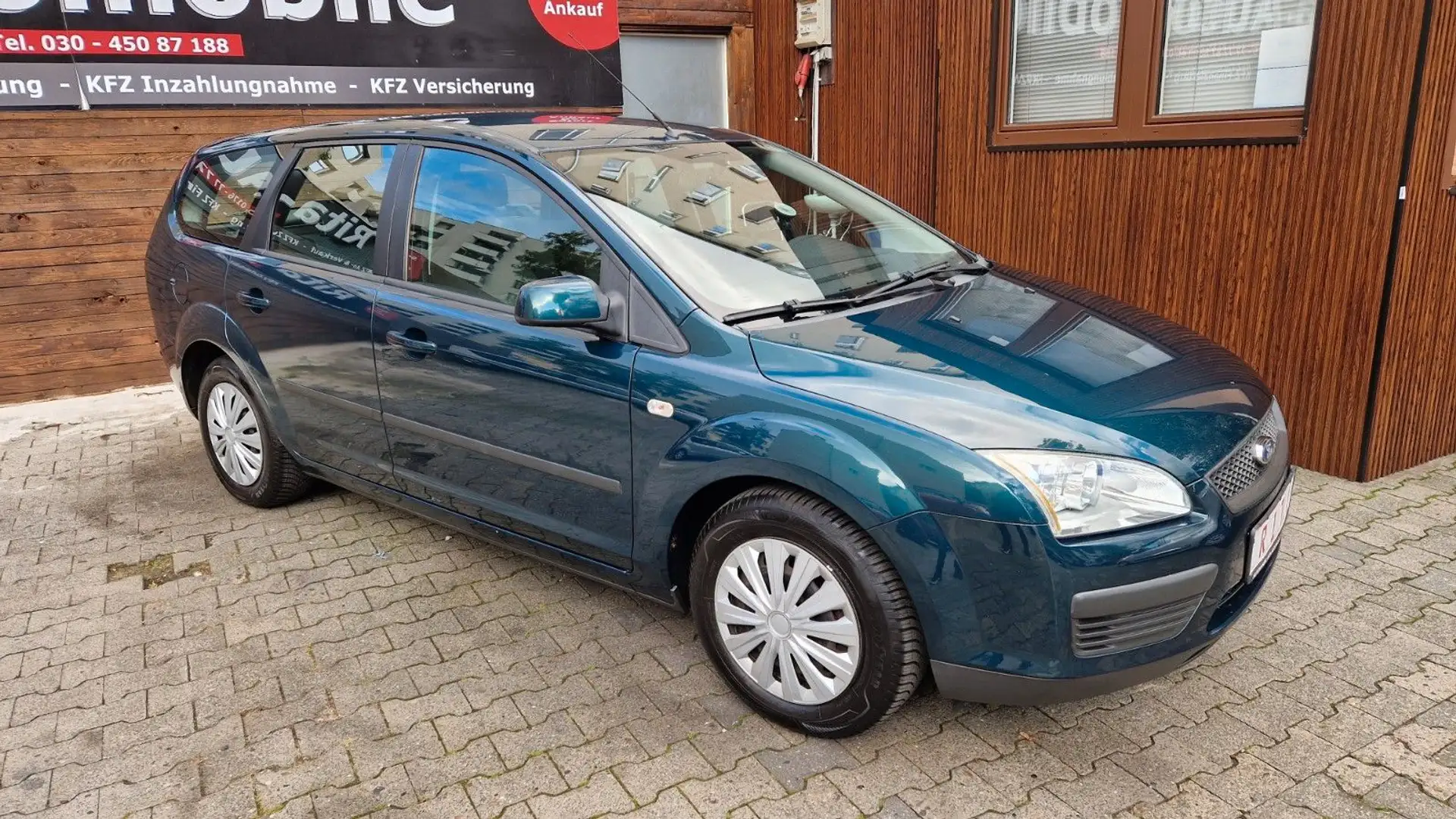 Ford Focus 1.6 SHZ, Klima, Dachreling, Nichtraucher Zelená - 2