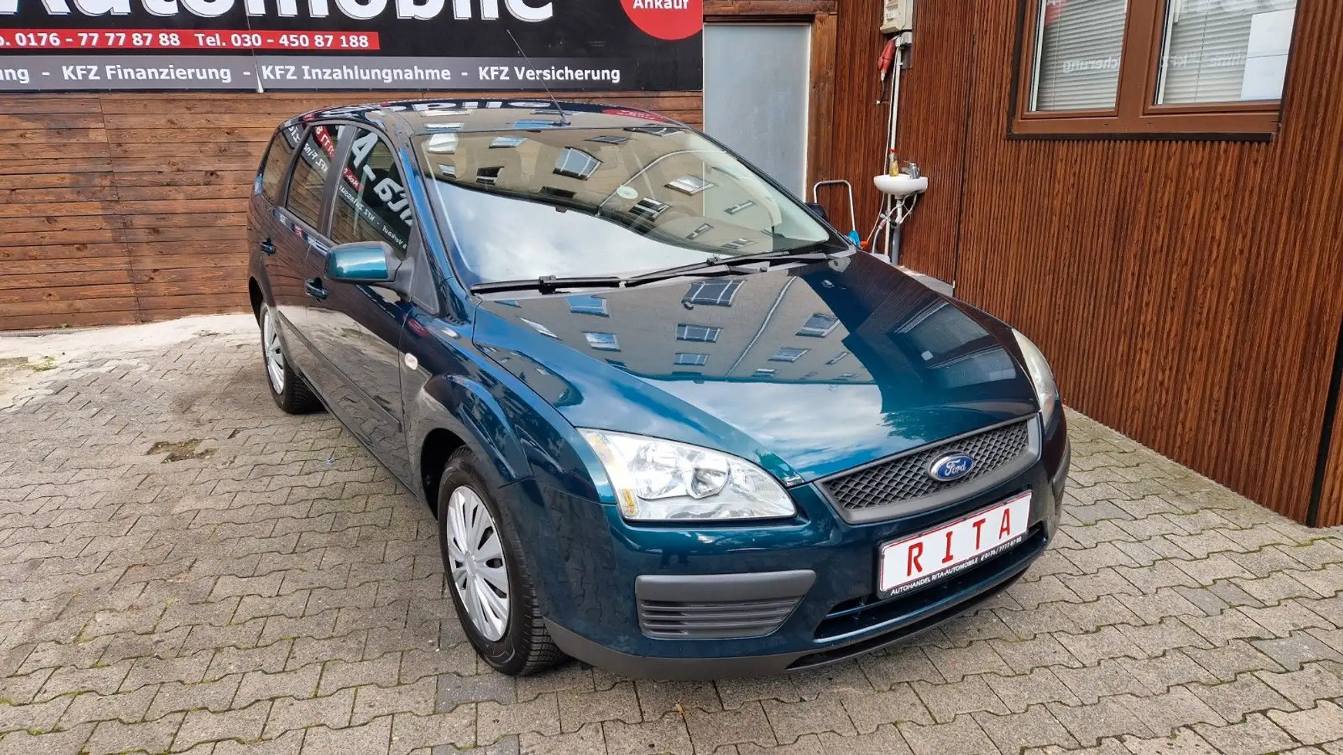 Ford Focus 1.6 SHZ, Klima, Dachreling, Nichtraucher Zelená - 1